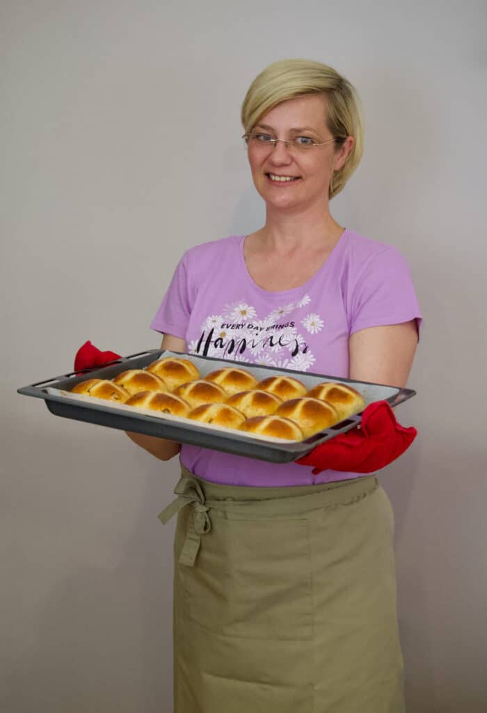 Uskrsna peciva s križićem - Hot Cross buns