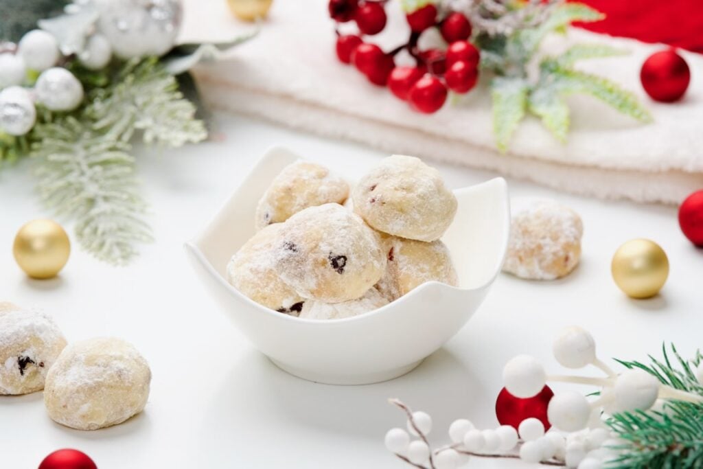 Keksi sa marcipanom i brusnicama