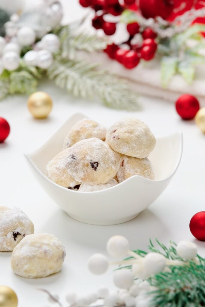 Keksi sa marcipanom i brusnicama