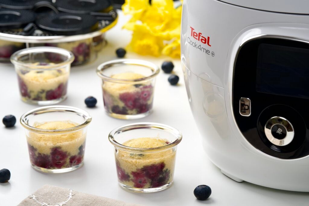 Biskvitni kolač s borovnicama iz Tefal Cook4Me