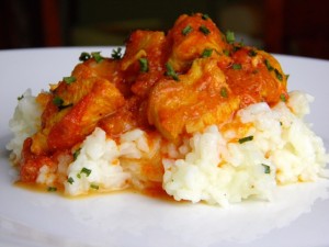 Piletina tikka masala sa rižom