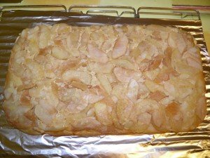 4. korak izrade - preokrenuti kolač s jabukama